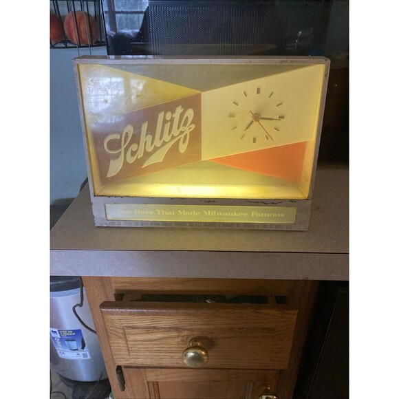 Vintage 1955 Schlitz Beer Bar Light-Up Advertising Clock Sign - Picture 1 of 11